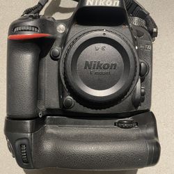 Nikon D7100 Body, Battery And Battery Pack Only!!!