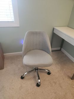Modern Light Gray Fabric Office Chair – Chrome Swivel Base