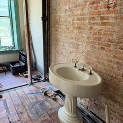 Very Cool Pedestal Sink 