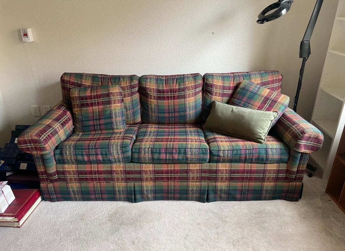 Plaid Sleeper Sofa / FREE!!!