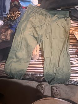 Large GAP Olive Green and Cream Cargo Jogger Pants