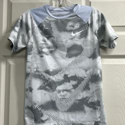 Nike Dri-Fit Boy’s Blue and Gray T-shirt - Size Youth Medium - VGUC