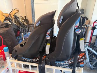 Free car seats x2