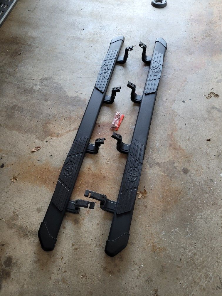 2022 Toyota Tundra OEM Running Boards for Sale in Burleson, TX - OfferUp