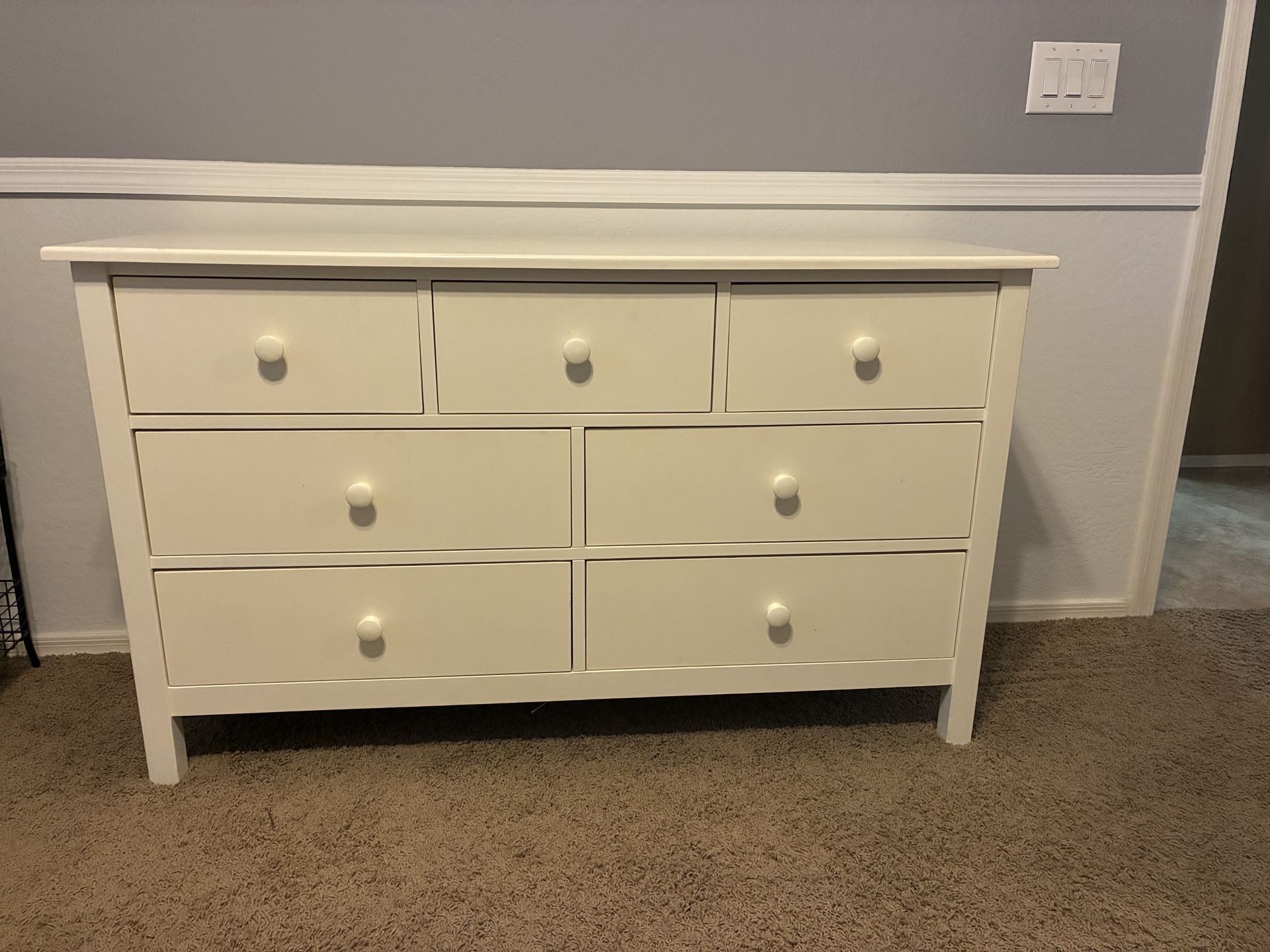 Dresser- Pottery Barn