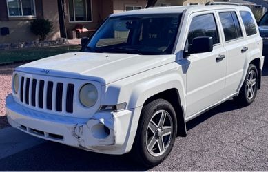 2008 Jeep Patriot Sport 4x4 - Brand New Tires (All 4)