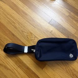 Lululemon Everywhere Belt Bag *NEW*