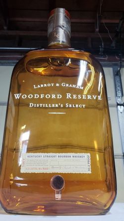WOODFORD RESERVE Glass Dispenser