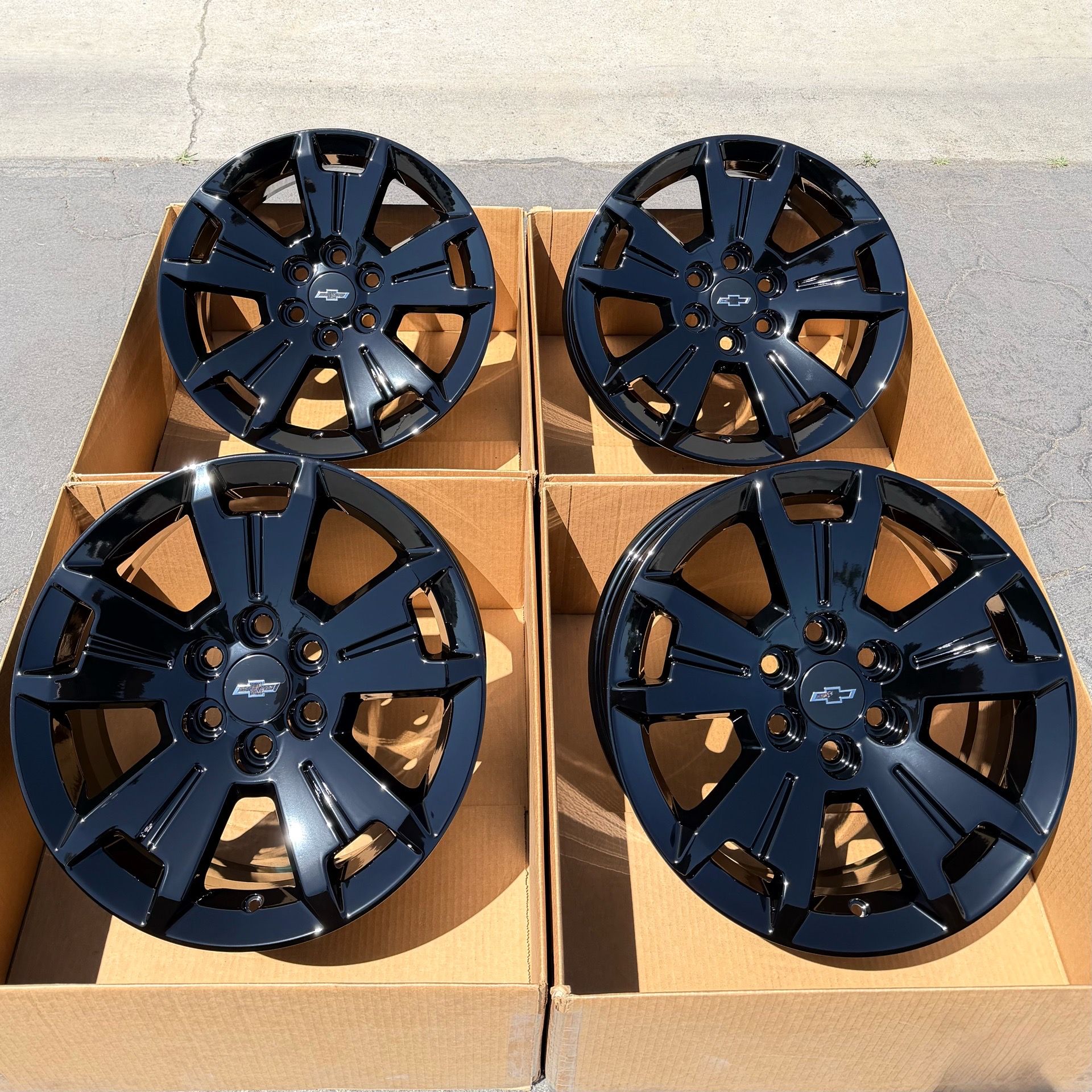 17” Chevrolet Colorado original rims in new gloss black