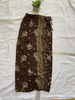 Tracy Evans Brown and Beige Leaf Print Wrap Skirt Size 5