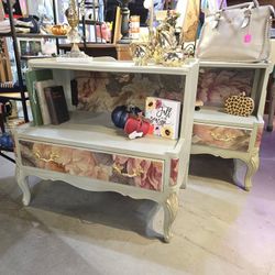 Set Of 2 Henredon Furniture Night Stands/End/Side Tables Refurbished With Dixie Belle Paint 