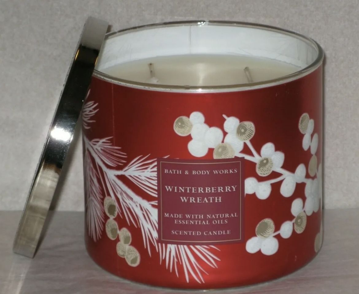 Bath & Body Works Winterberry Wreath 3 Wick Candle