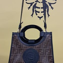 Fendi Zucca Runaway Shopper Handbag in Brown (H)
