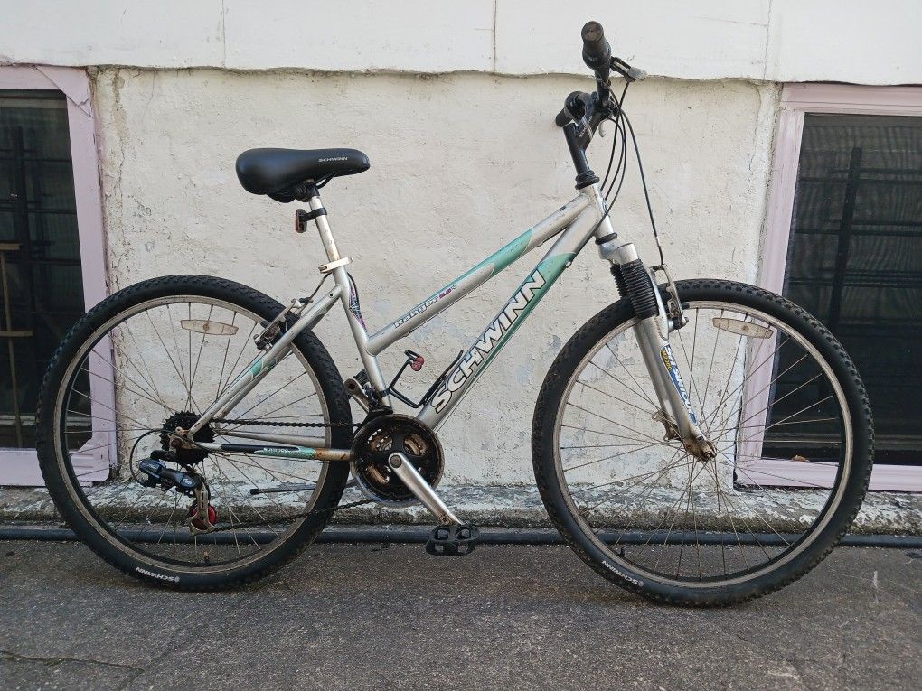 SCHWINN Ranger Adult Bike 26" Wheels