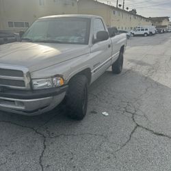 2500 Dodge Ram Laramie SLT