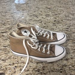 Women’s converse size 8
