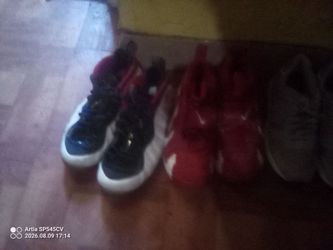Shoes Nike new balance sizes 9.5 8.5 10.5 11