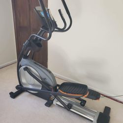 NORDICTRACK E8.7 ELLIPTICAL MACHINE
( LIKE NEW / EXCELLENT CONDITION)
DELIVERY AVAILABLE TODAY