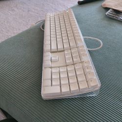 Apple A1048 English Wired Keyboard