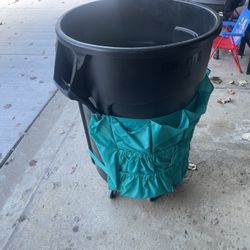 Brute Garbage Cans With Wheels