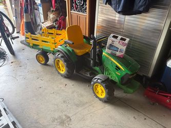 John Deere kids tractor