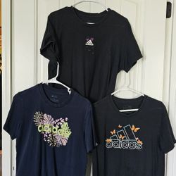 4 T-shirts 