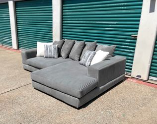 Free Delivery - Nice Modern Grey Sectional Set