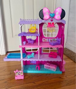 Disney Junior Just Play Minnie Mouse Ultimate Mansion Doll House Playset
