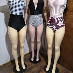 New Women's Swimsuit 🩱 10.00 Each 