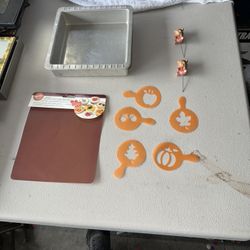 Vintage Wilton Cake Pan with Teddy Bear Cake Toppers and Cupcake/Cookie Stencils 