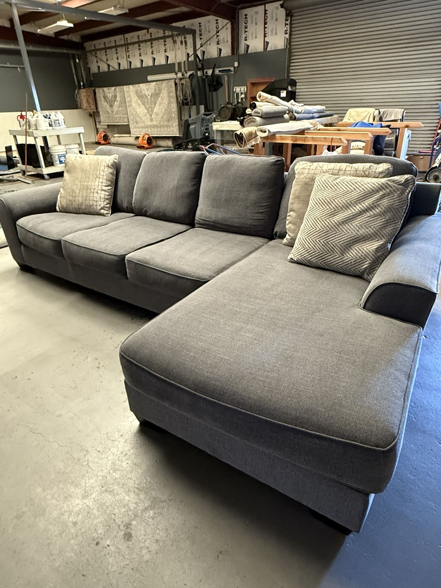 Grey 10ft Sofa/chaise