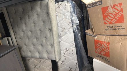 Bedroom set queen