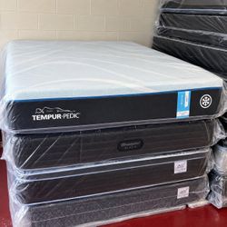 TempurPedic LuxeBreeze Soft King 13” Mattress – Premium Cooling Comfort | New & Factory Sealed