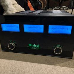 McIntosh MC207 Seven Channel Power Amplifier 