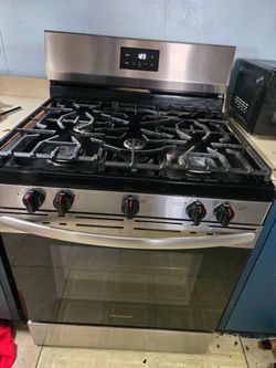 OBO Frigidaire Stainless Steel Gas Range