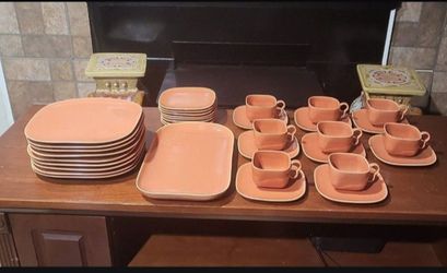 34 Piece Vintage Coral Franciscan Metropolitan Tiempo Dinnerware