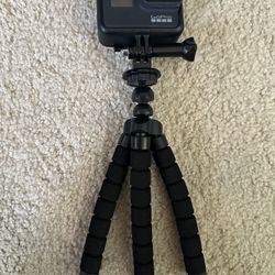 GoPro Hero 7 Black + Tripod, Case, 32GB Card & Cables — Like New!