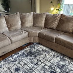 Large L Shaped Couch - removable Covers