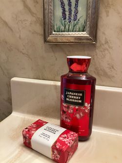 Bath & Body Works Japanese Cherry Blossom Body Wash and Cleansing Bar (lot of 2)