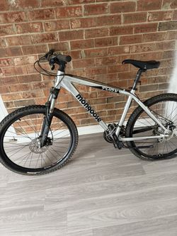 Mongoose Tyax Mountain Bike