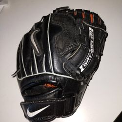 Nike Diamond Ready  Kids 9 Inch Ignitor Black Baseball RHT Leather Glove.