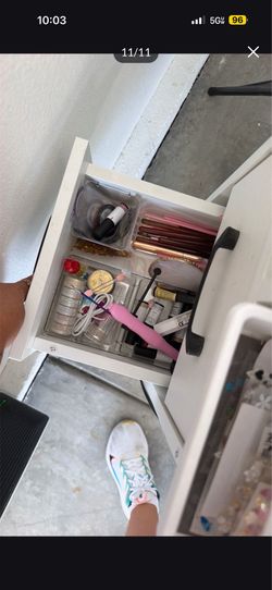 Nail Manicure Table