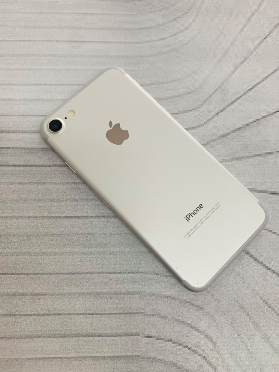 IPhone 7 (128 GB) Excellent Condition With Warranty