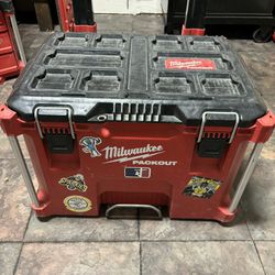 Milwaukee Packout Rolling Box