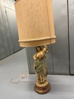Vintage Mid-Century Chalkware Harvest Woman Table Lamp