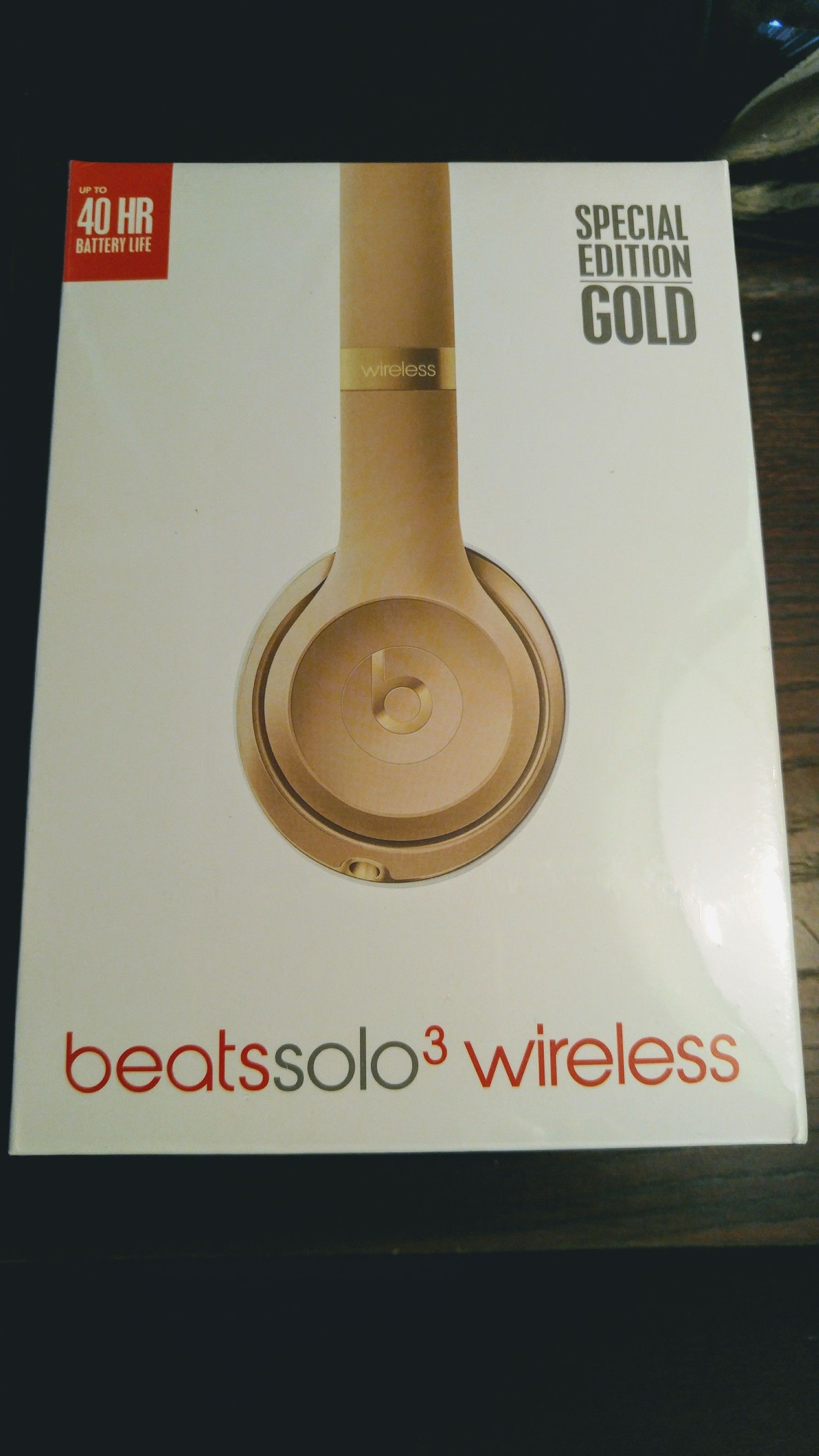 Beats Solo 3 Special Edition Gold Sealed!