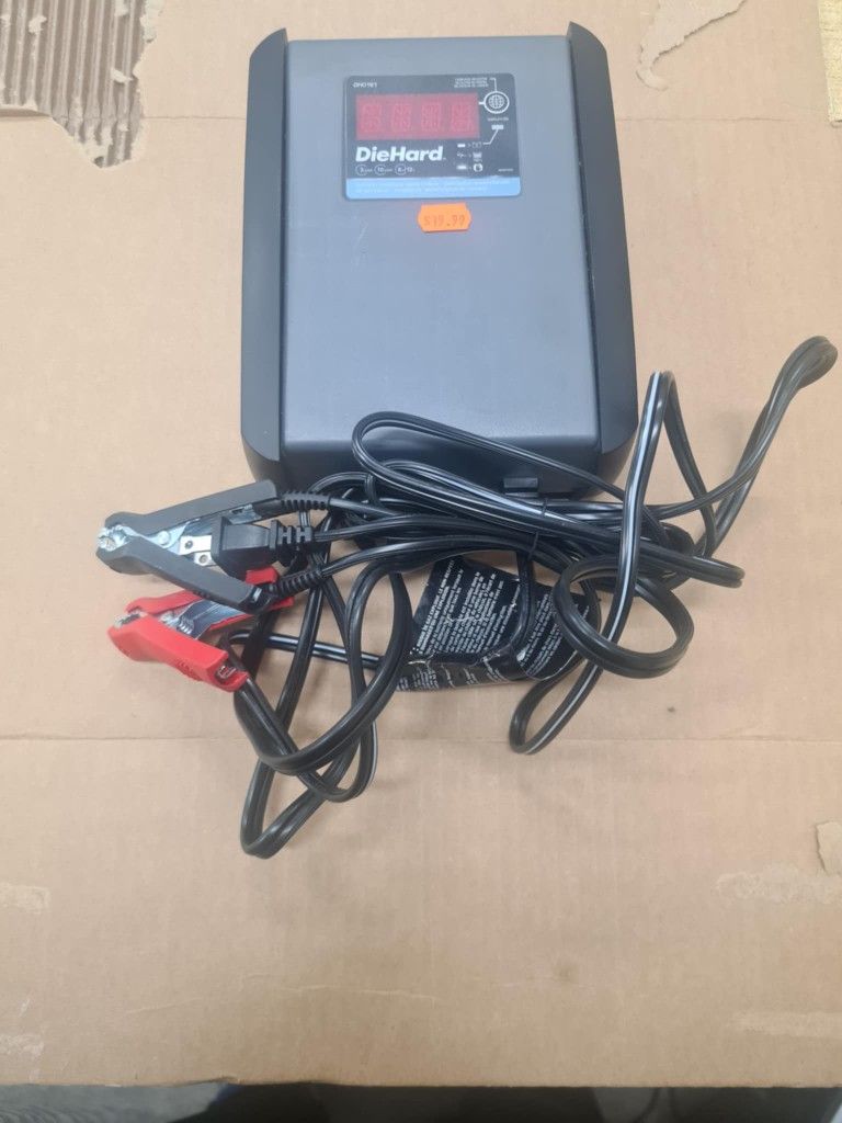 DieHard Silver 10-Amp 6-Volt/12-Volt Automotive Battery Charger and Maintainer: Digital Display