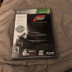 Xbox 360 Forza Motorsport 3 game has two disc