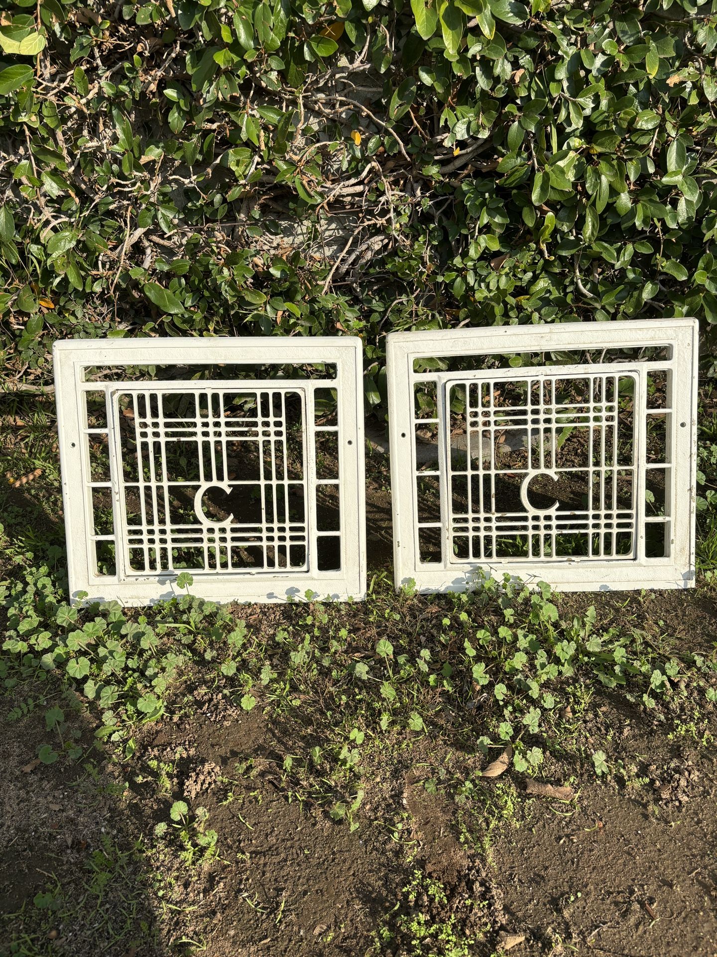 Antique Old Fashion Floor Furnace Heater Grill Grilles