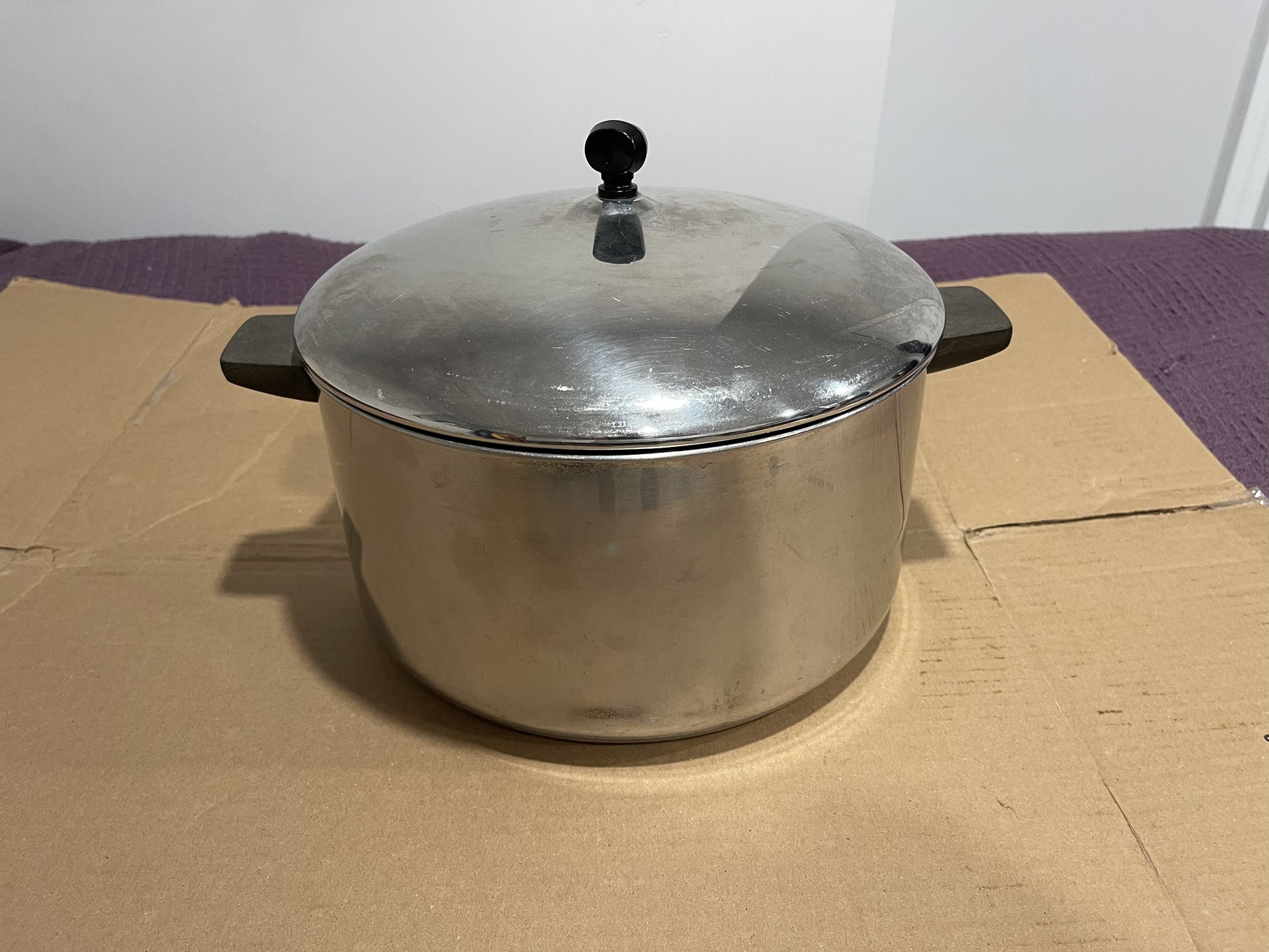 Vintage Farberware 2 Quart Stainless Steel Tea Pot Kettle Mid Century  Modern. for Sale in Alexander Mills, NC - OfferUp